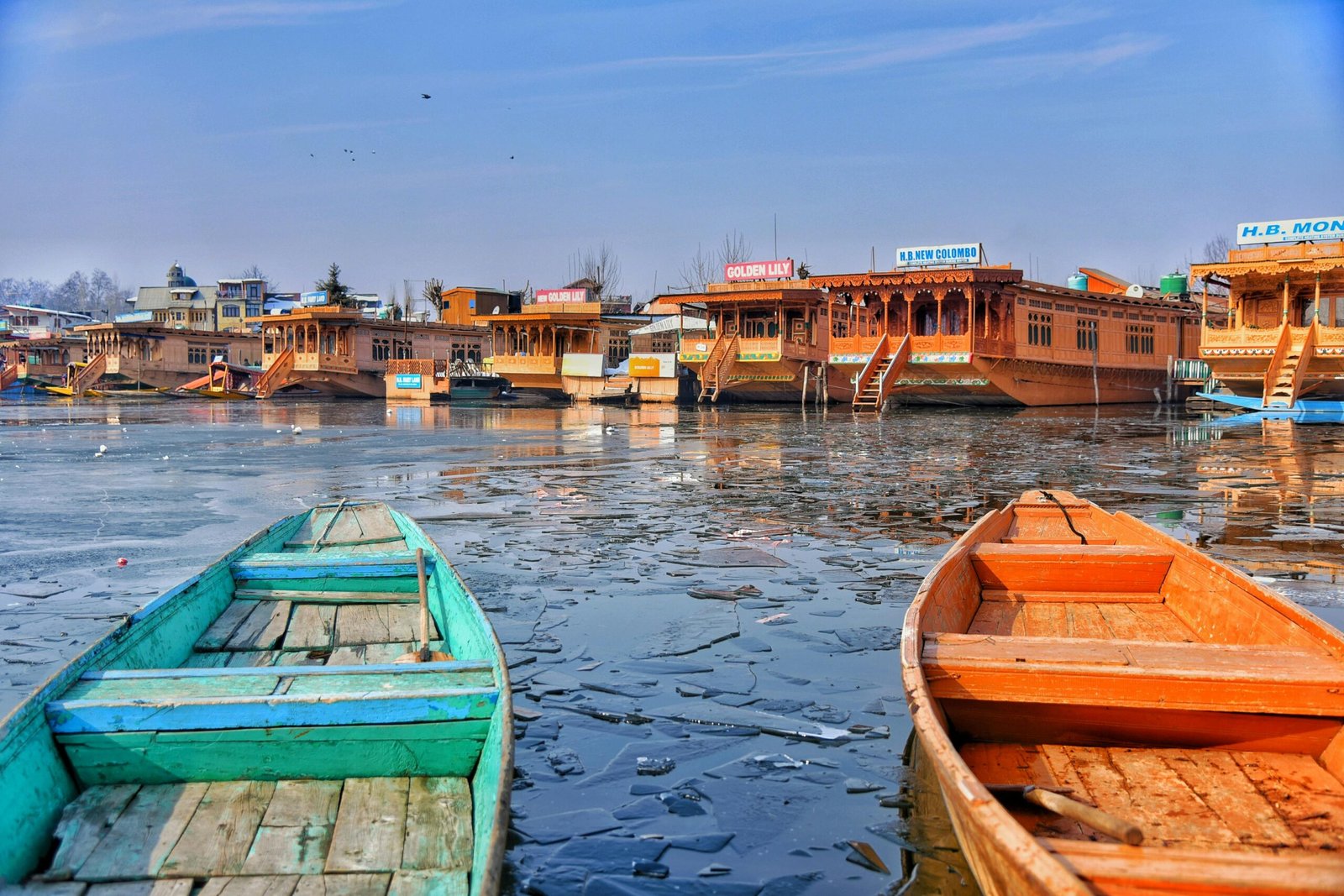 Ultimate Kashmir Travel Guide: Detailed Itinerary, Travel Tips & Must-Visit Places