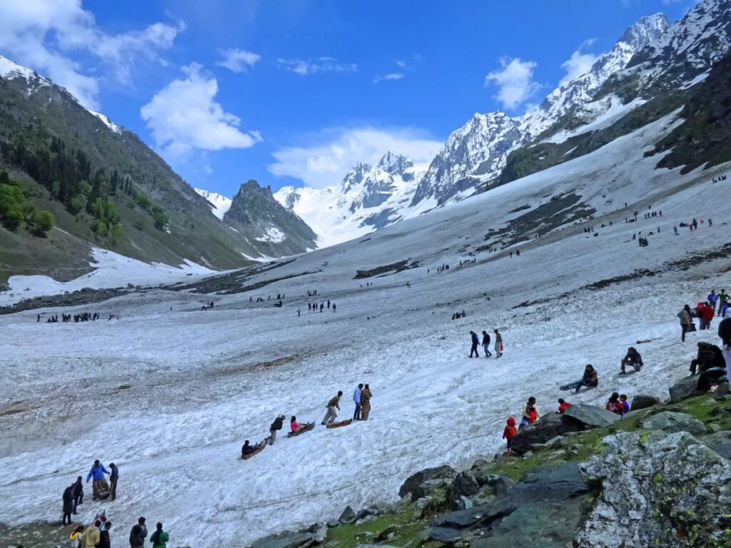 Thajiwas Glacier